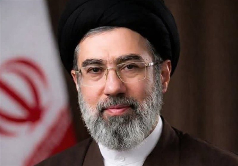 بیعت کردن با حضرت آیت الله مجتبی خامنه ای