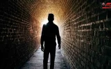 او جان می‌داد و همه می‌خندیدند